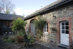 Eco Farmhouse by High Fens