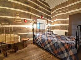 Eco Farmhouse by High Fens