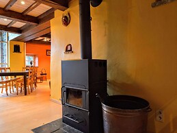 Eco Farmhouse by High Fens