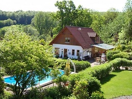 Spacious Apartment in the Green Bruchttal