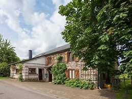 Heritage Holiday Home in Roumont