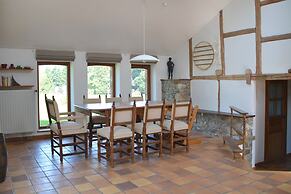 Heritage Holiday Home in Roumont