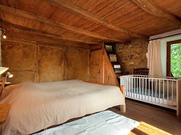 Heritage Holiday Home in Roumont