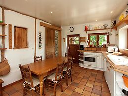 Heritage Holiday Home in Roumont