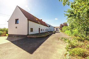 Spacious Countryside Farm Stay