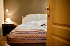 Modern Holiday Home in Stavelot With Fireplace