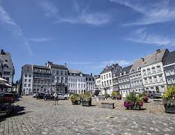 Modern Holiday Home in Stavelot With Fireplace