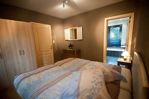 Modern Holiday Home in Stavelot With Fireplace