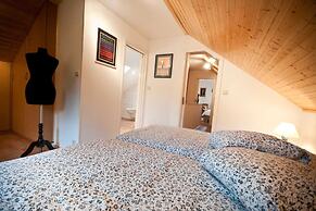 Modern Holiday Home in Stavelot With Fireplace