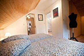 Modern Holiday Home in Stavelot With Fireplace