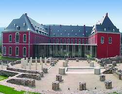 Modern Holiday Home in Stavelot With Fireplace