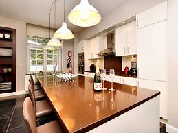 Luxurious Holiday Home in Courtil with Hot Tub
