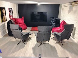 Luxurious Holiday Home in Courtil with Hot Tub