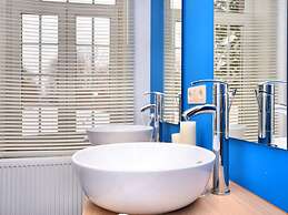 Luxurious Holiday Home in Courtil with Hot Tub