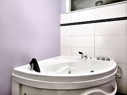 Luxurious Holiday Home in Courtil with Hot Tub