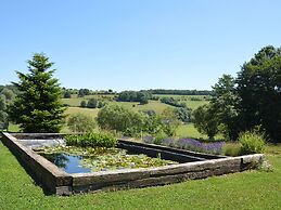 Superb Holiday Home With Barbecue