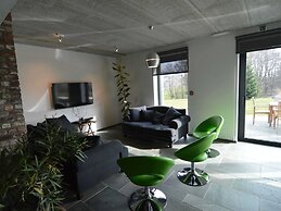 Superb Holiday Home With Barbecue