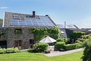 Desnie Farmhouse With Pool