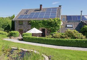 Desnie Farmhouse With Pool