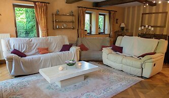 Desnie Farmhouse With Pool