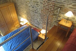 Apartment Near Forest and Hiking Trails