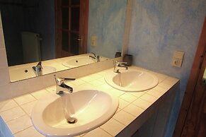 Apartment Near Forest and Hiking Trails