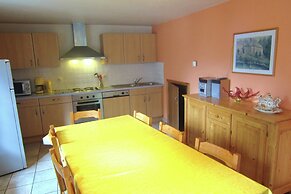 Apartment Near Forest and Hiking Trails