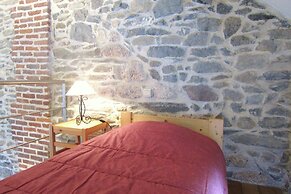 Apartment Near Forest and Hiking Trails