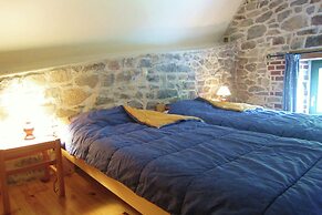 Apartment Near Forest and Hiking Trails