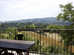 Belvilla by OYO Apartment in Sassoleone With Pool
