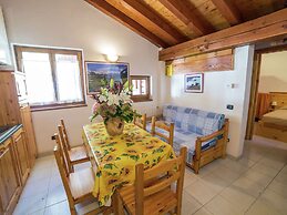 Apartment With Scenic View