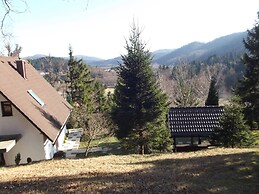 Detached House at 100m Distance of the Lake