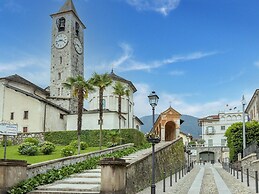 House In the Heart of Baveno Within Walking Distance of the Lake
