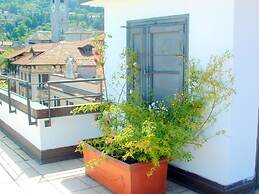 House In the Heart of Baveno Within Walking Distance of the Lake