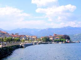 House In the Heart of Baveno Within Walking Distance of the Lake