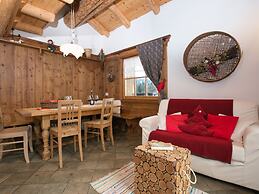 Dreamy Cottage in Bellamonte Italy with Hot Tub