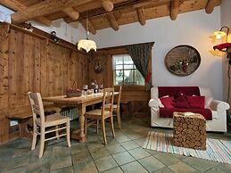 Dreamy Cottage in Bellamonte Italy with Hot Tub