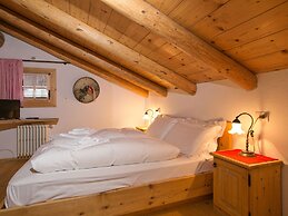 Dreamy Cottage in Bellamonte Italy with Hot Tub