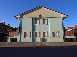 Sun Drenched Residence with Pool in Rosolina Mare