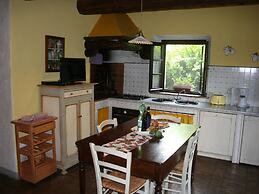 Romantic Farmhouse near Medieval Village of Montaione