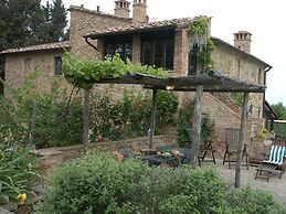 Romantic Farmhouse near Medieval Village of Montaione