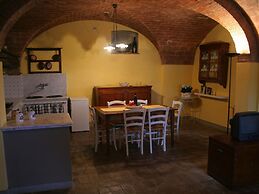 Romantic Farmhouse near Medieval Village of Montaione