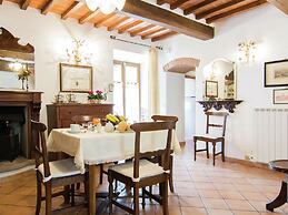 Holiday Home in Cortona With Pool