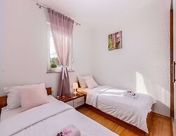 Comfortable Apartment in Crikvenica Croatia with Hot Tub