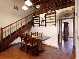 Holiday Home With Swimming Pool in Foiano Della Chiana