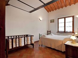 Holiday Home With Swimming Pool in Foiano Della Chiana