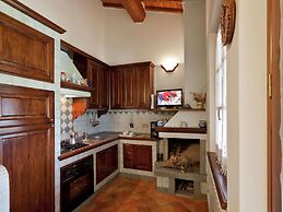 Holiday Home With Swimming Pool in Foiano Della Chiana