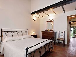 Holiday Home With Swimming Pool in Foiano Della Chiana