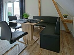 Large Holiday Home With Roof Terrace and Garden