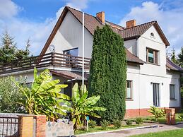 Large Holiday Home With Roof Terrace and Garden